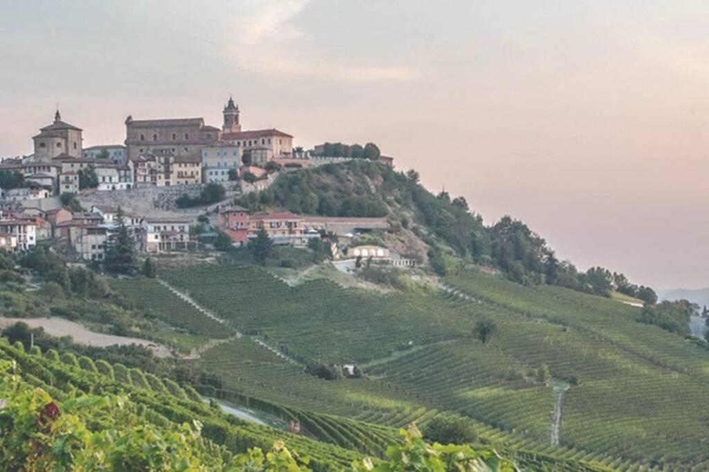 Ex Ostu Impero: Vino, Tartufo Ed Ospitalita Apartment La Morra Ngoại thất bức ảnh